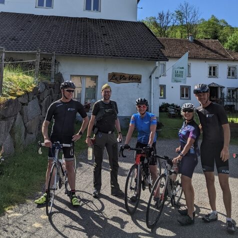 Fietsers aan voorzijde van La Vie Verte Fietsers aan voorzijde van La Vie Verte